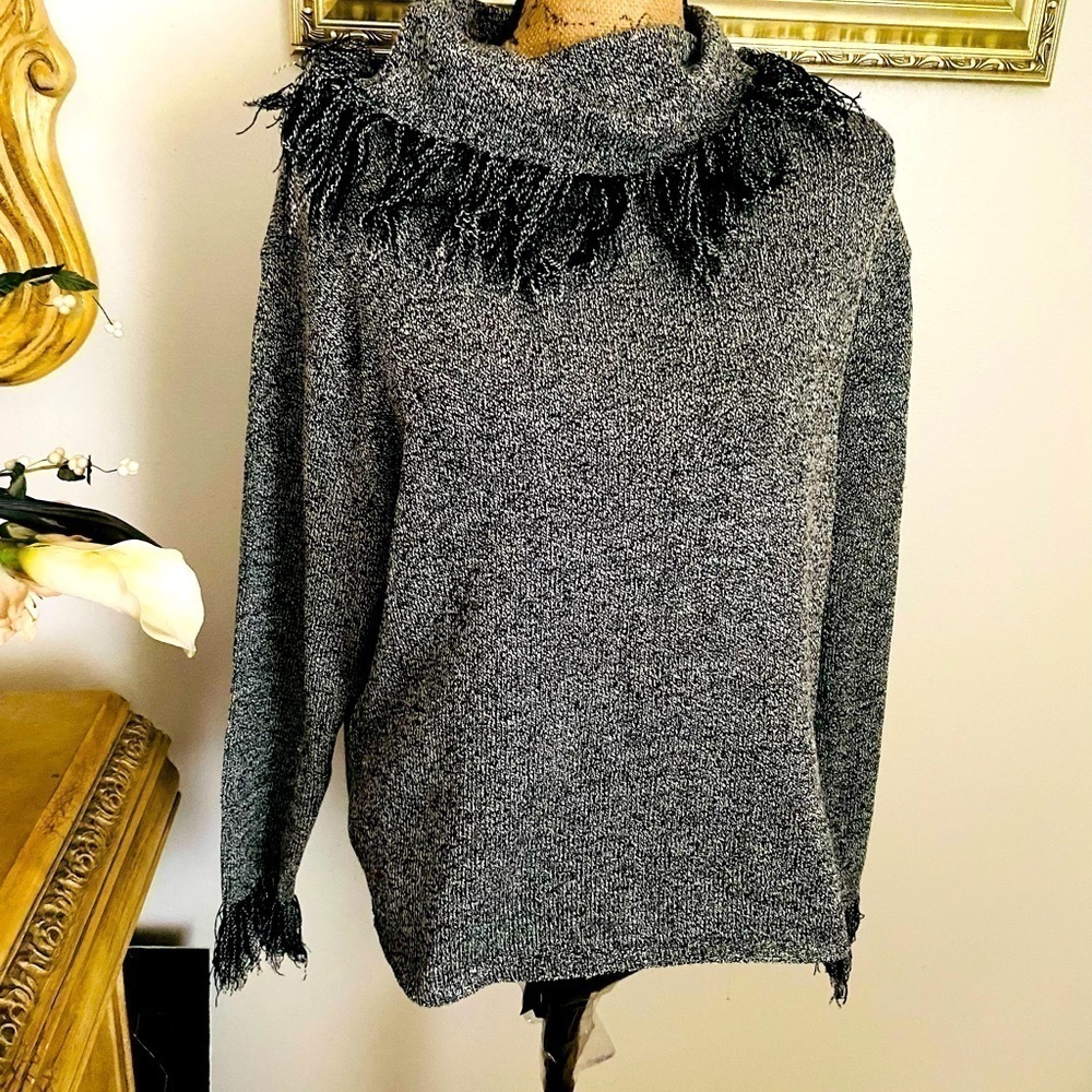 NEW fringe sweater size large gray.